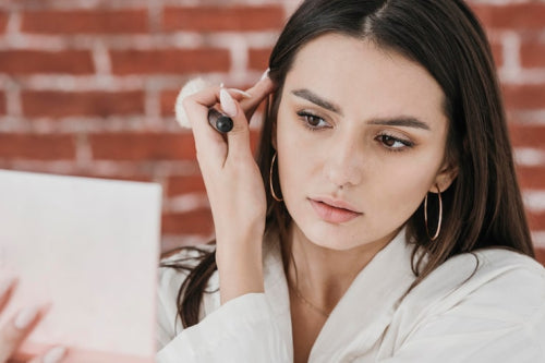 Why Eye Makeup Should Be Gentle and High-Performance