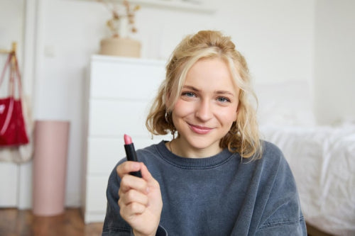 How to Choose Organic Lipstick for Everyday Use