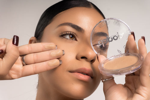 Organic Foundation vs Conventional Foundation: Which Fits Your Routine?