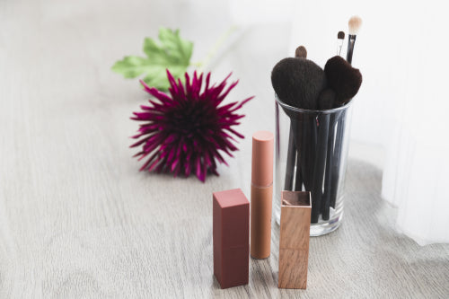 Organic Lipstick vs Regular Lipstick: Which One Feels Better for Daily Wear?