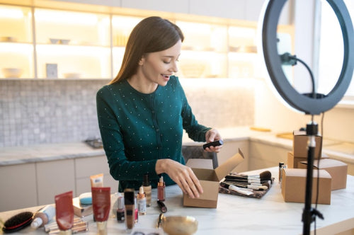 Makeup Safety Standards Gain Attention as Consumers Demand Full Ingredient Transparency